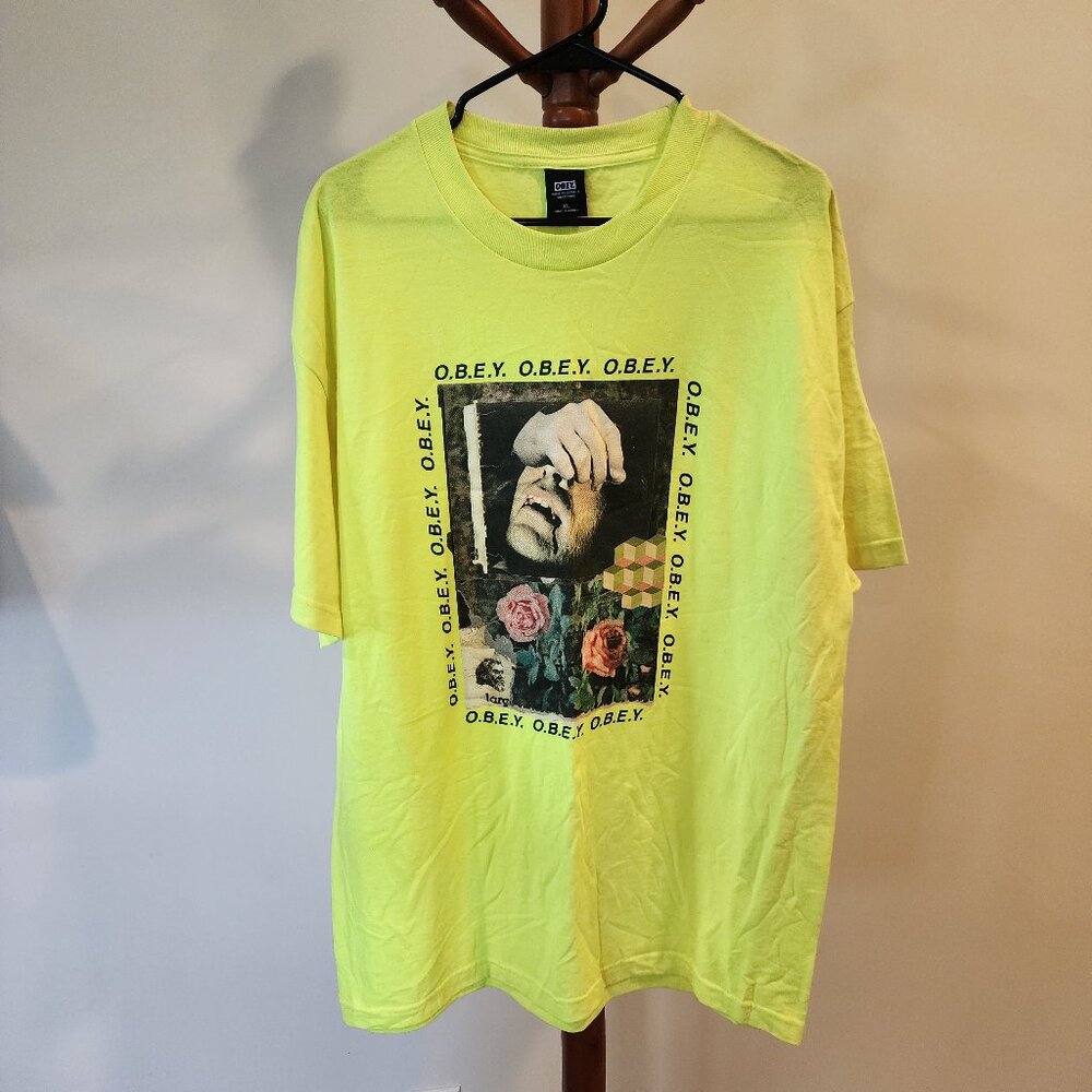 Mens Obey T-shirt size XL